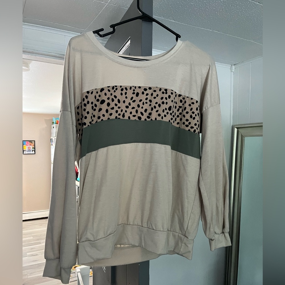 Size M P.S. Kate long sleeve